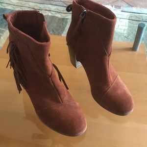 Toms Rust colored suede booties